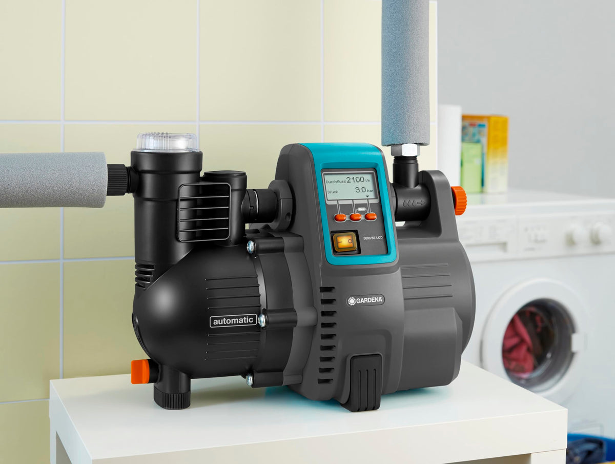 Gardena Comfort Hauswasserautomat 5000/5E LCD: Hauswasserpumpe mit LC-Display, energiesparend, Fördermenge 5000 l/h, 1300W Motor mit Thermoschutzschalter, Trockenlaufsicherung (1759-20)